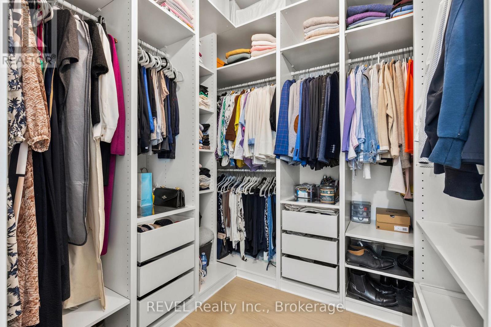 55 SWAN AVENUE - 10