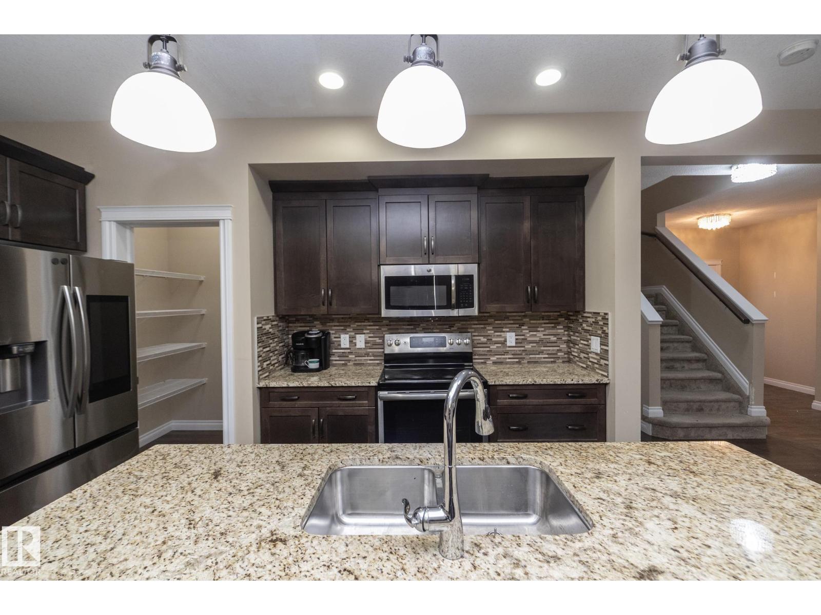 151 CALEDONIA DR, Leduc