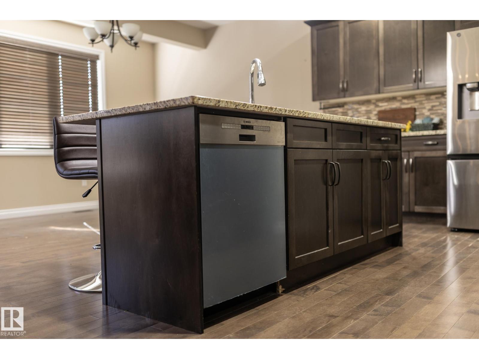 151 CALEDONIA DR, Leduc