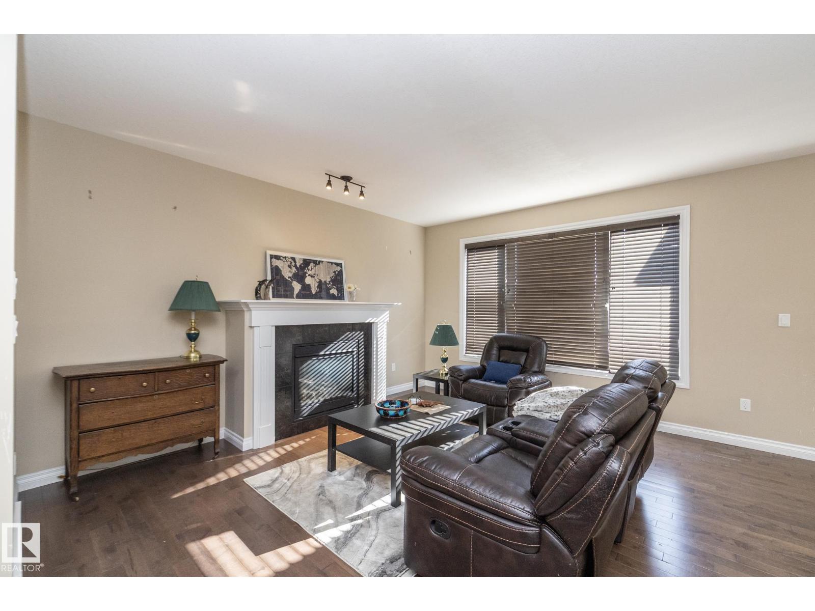 151 CALEDONIA DR, Leduc