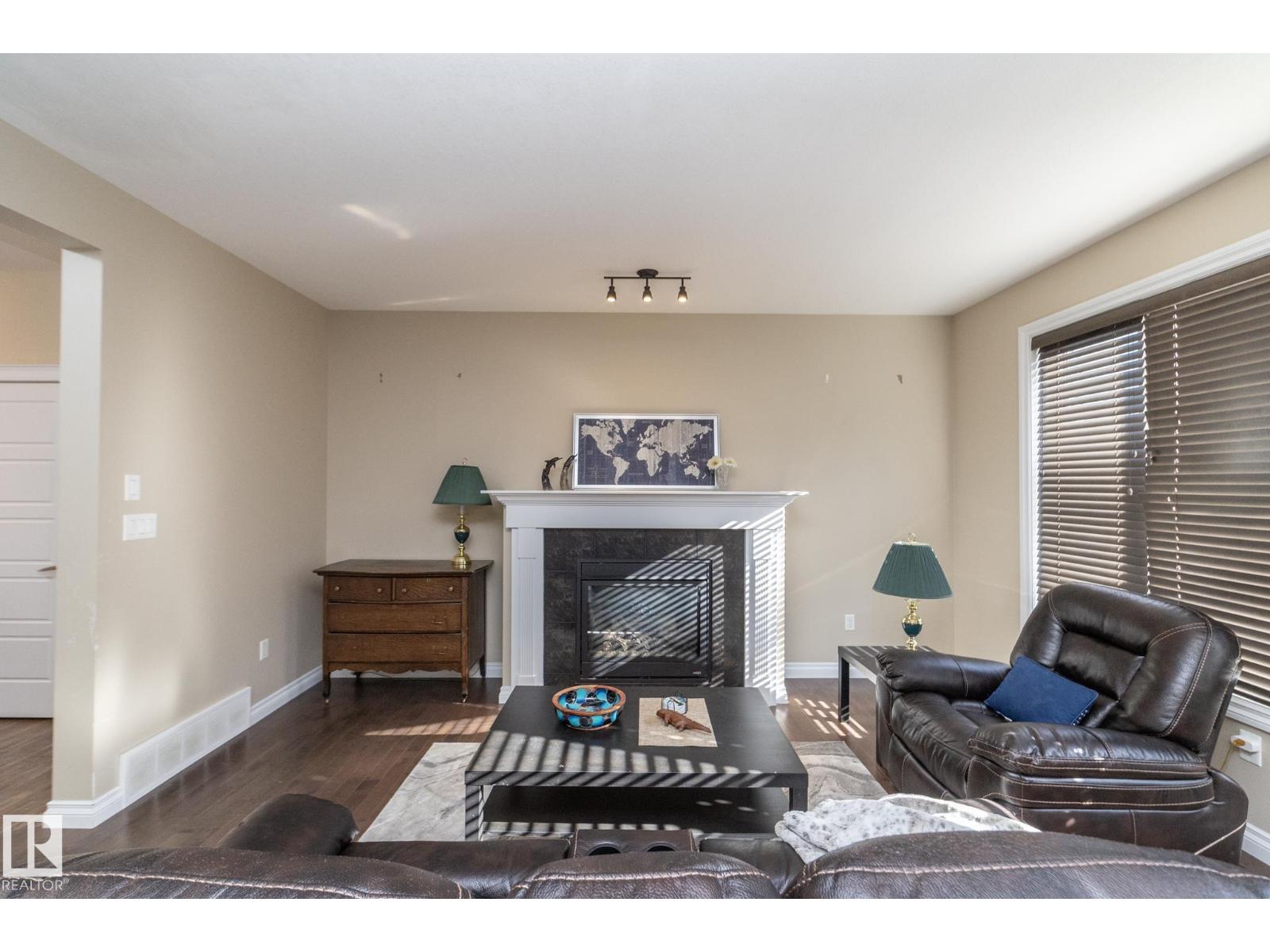 151 CALEDONIA DR, Leduc
