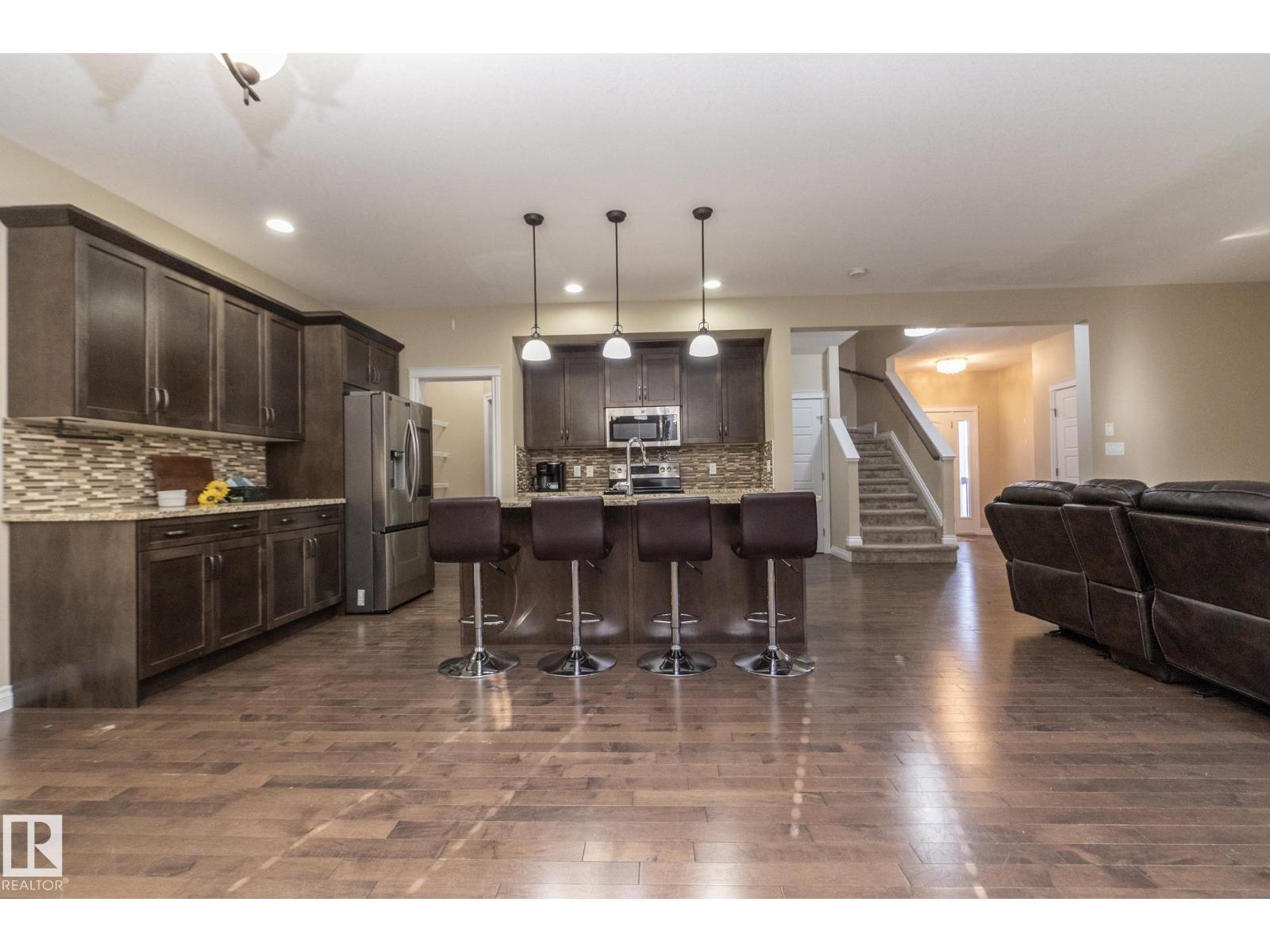 151 CALEDONIA DR, Leduc
