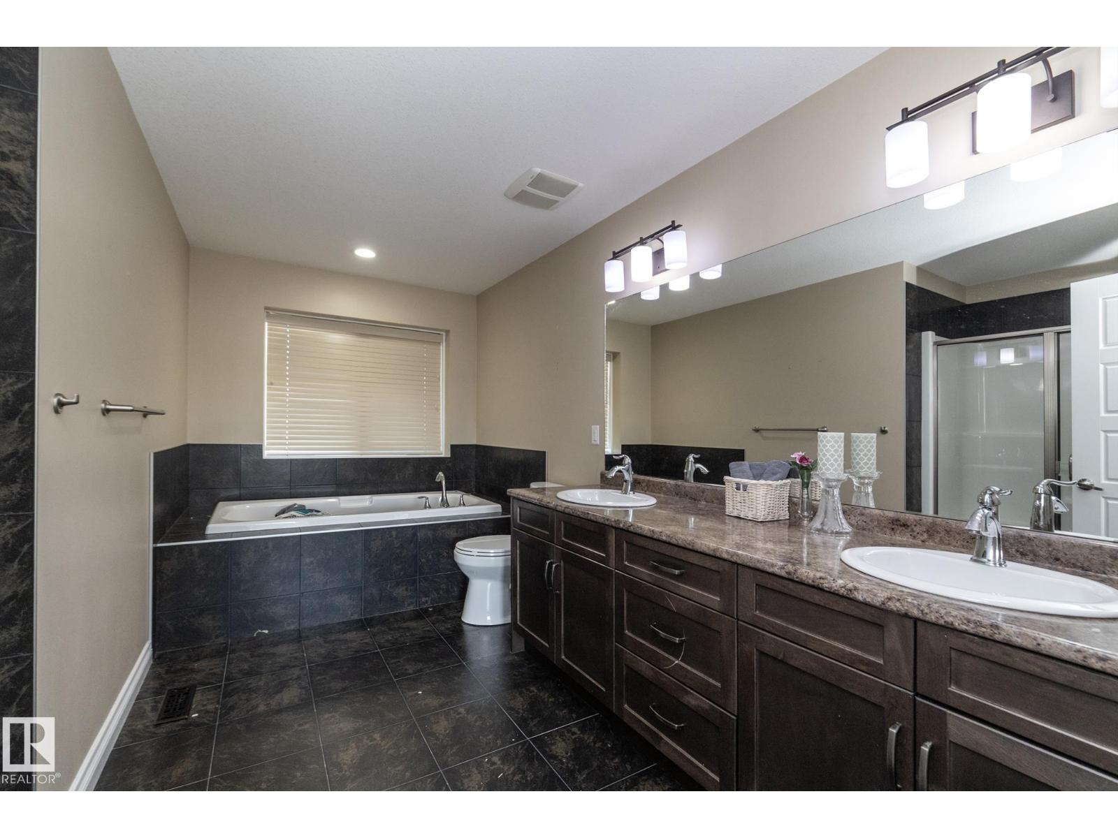 151 CALEDONIA DR, Leduc
