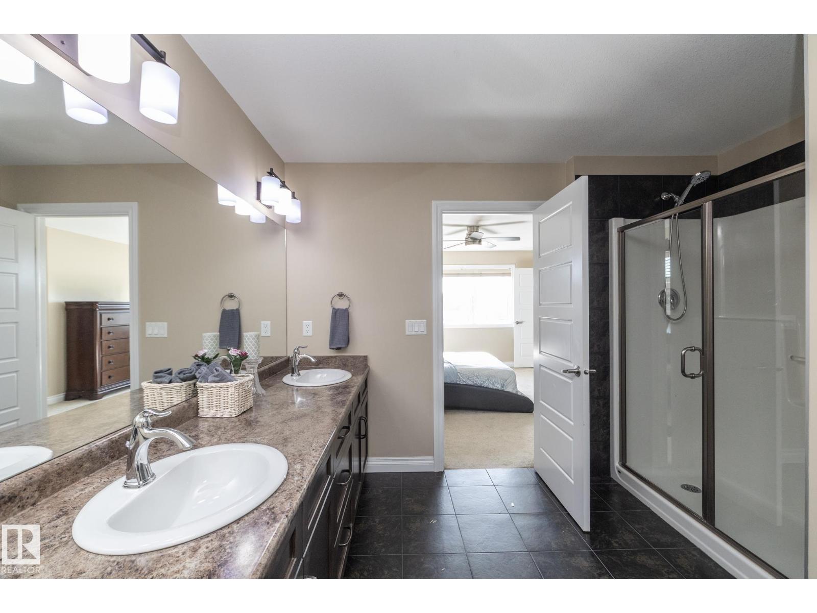 151 CALEDONIA DR, Leduc