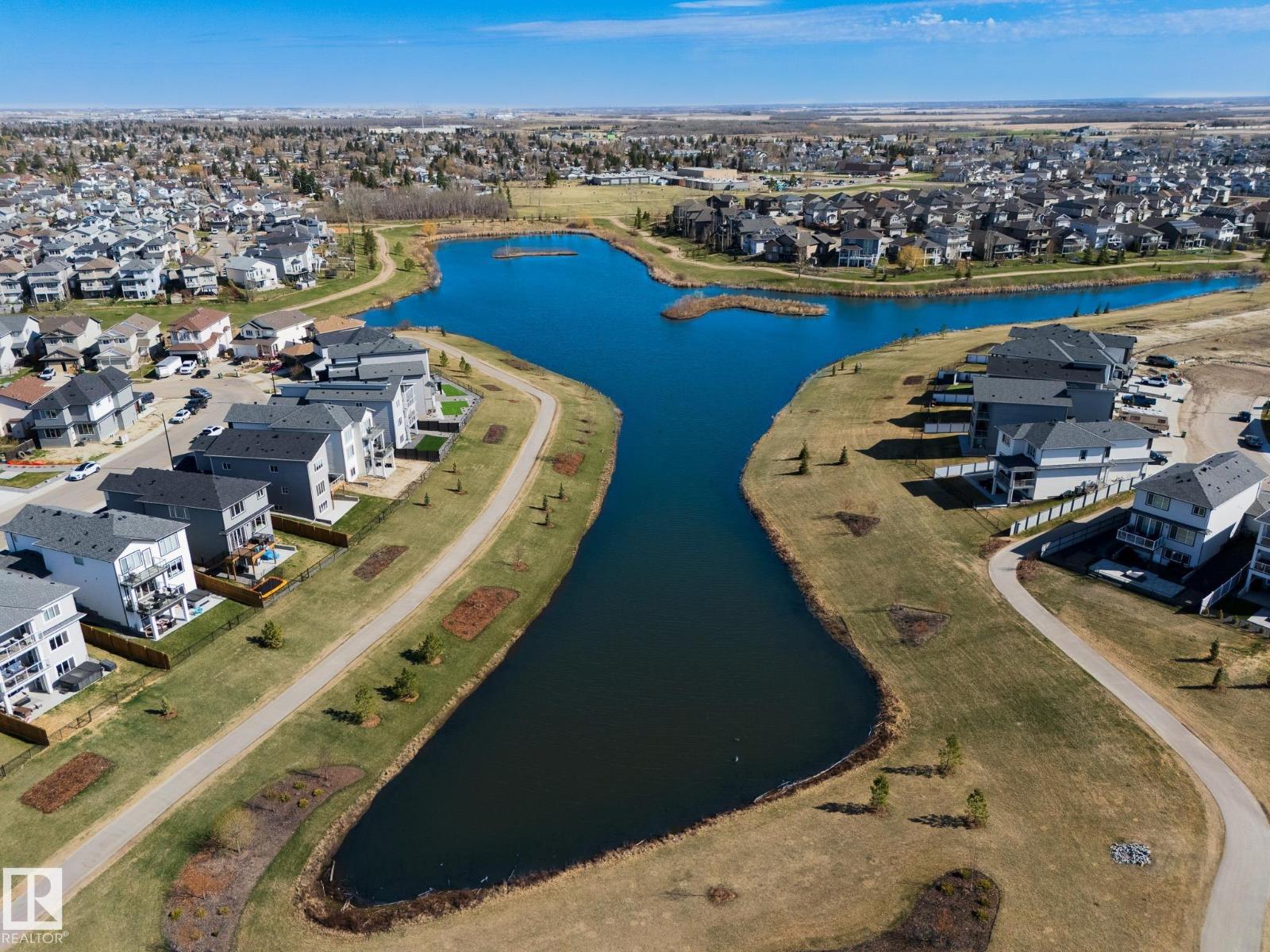 151 CALEDONIA DR, Leduc