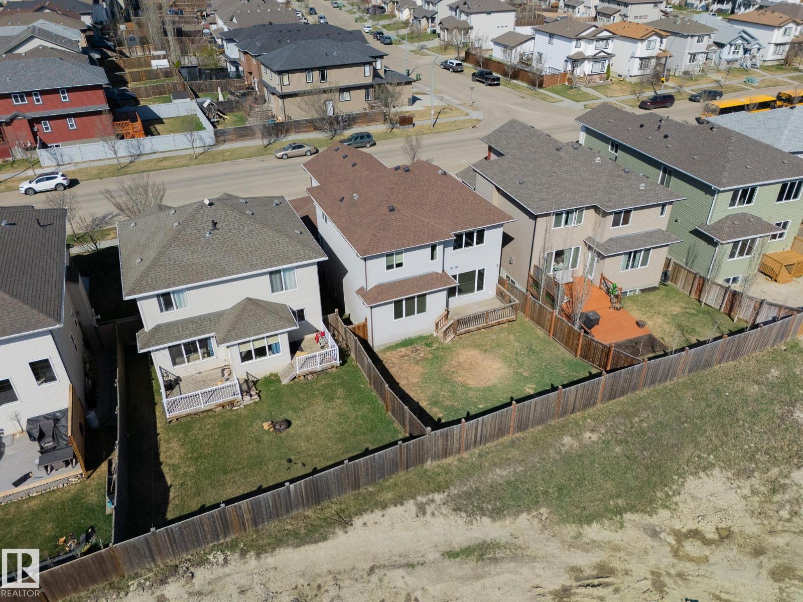 151 CALEDONIA DR, Leduc