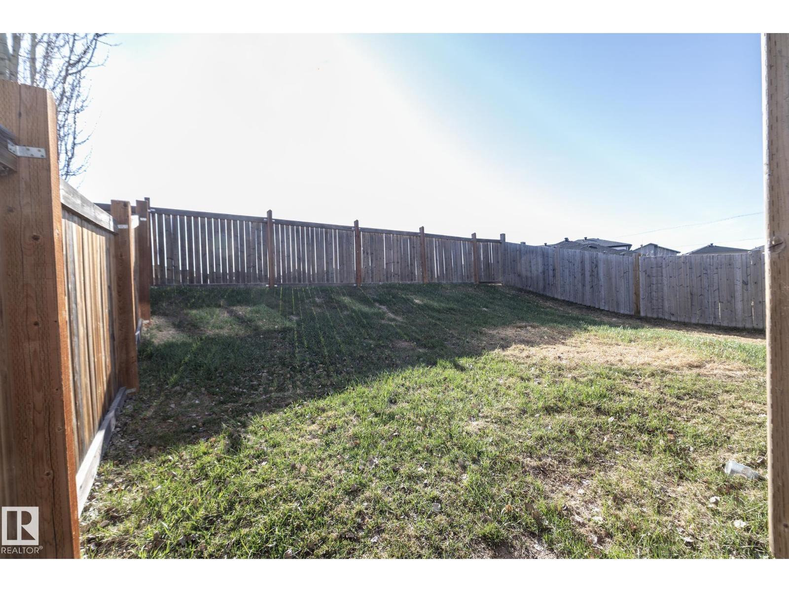 151 CALEDONIA DR, Leduc