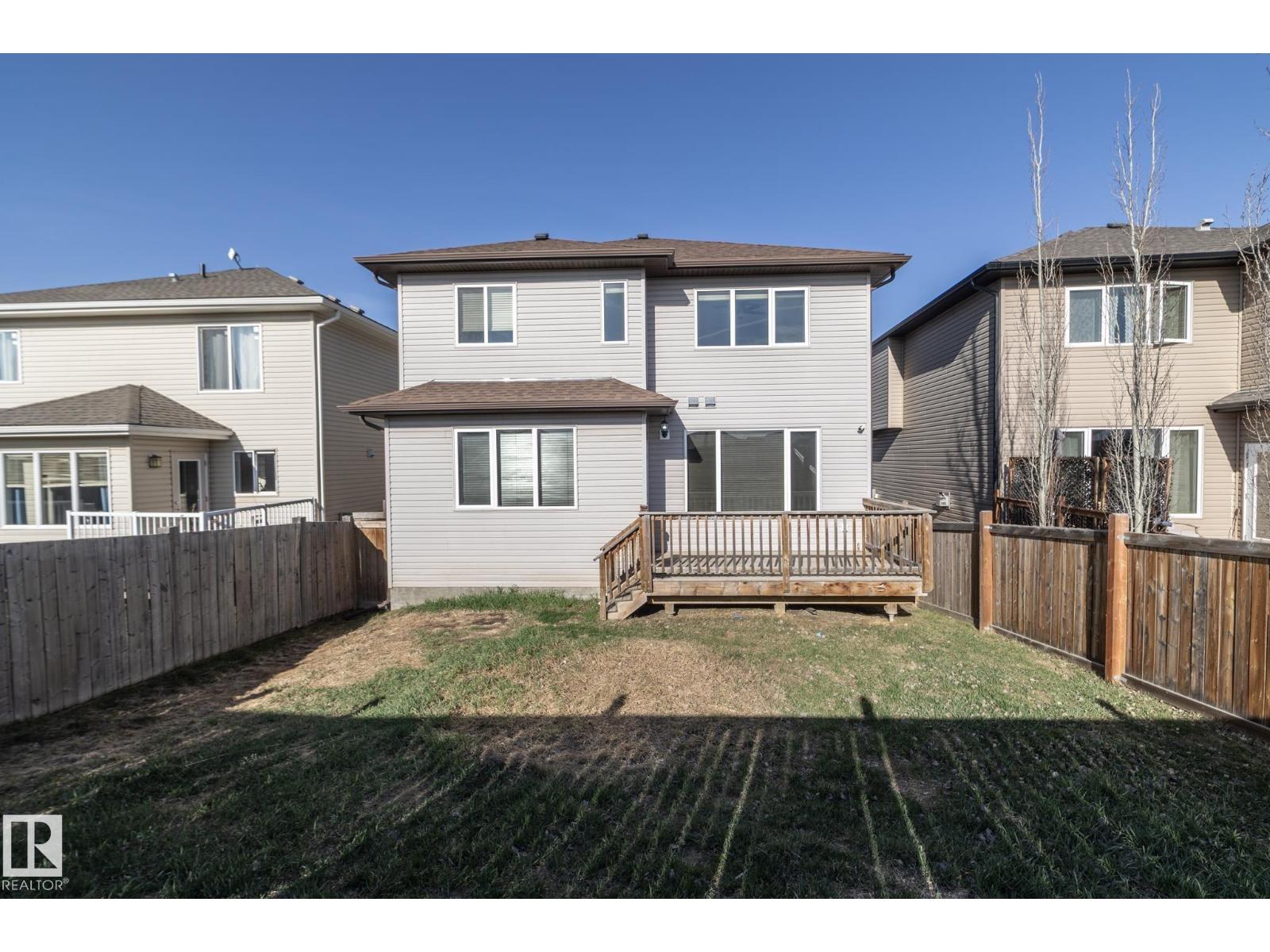 151 CALEDONIA DR, Leduc
