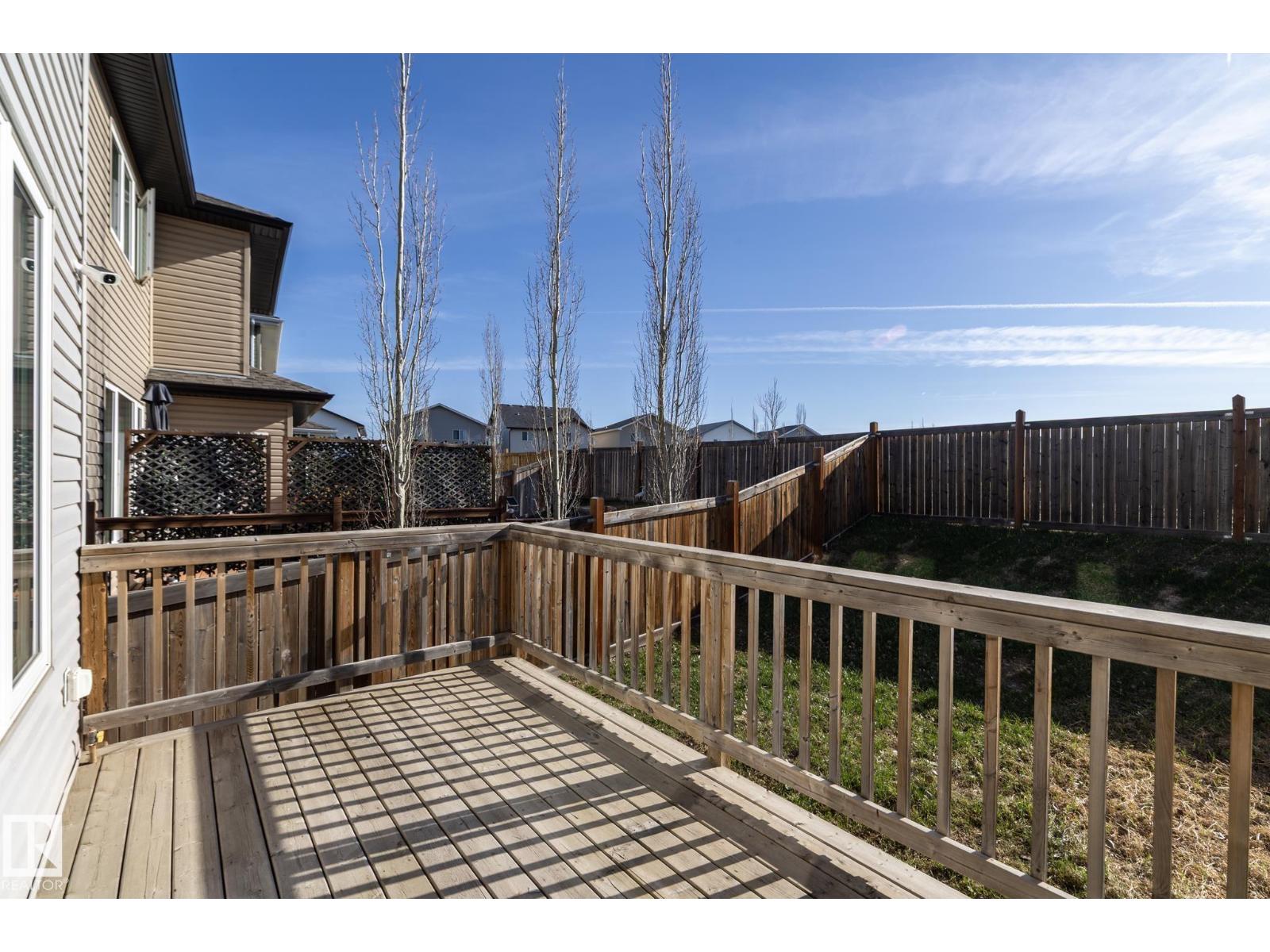 151 CALEDONIA DR, Leduc