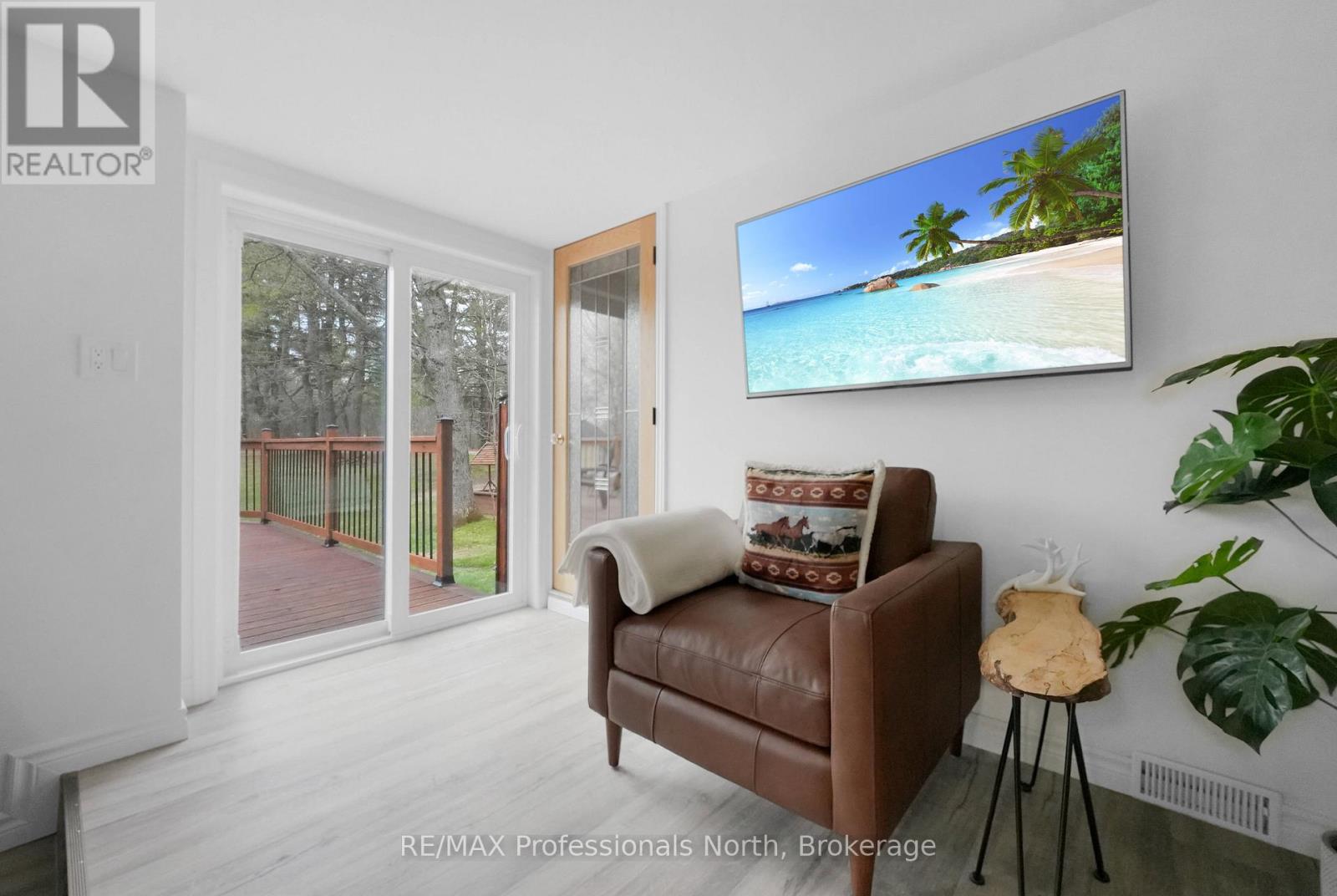 1392 OLD DONALD ROAD - 12