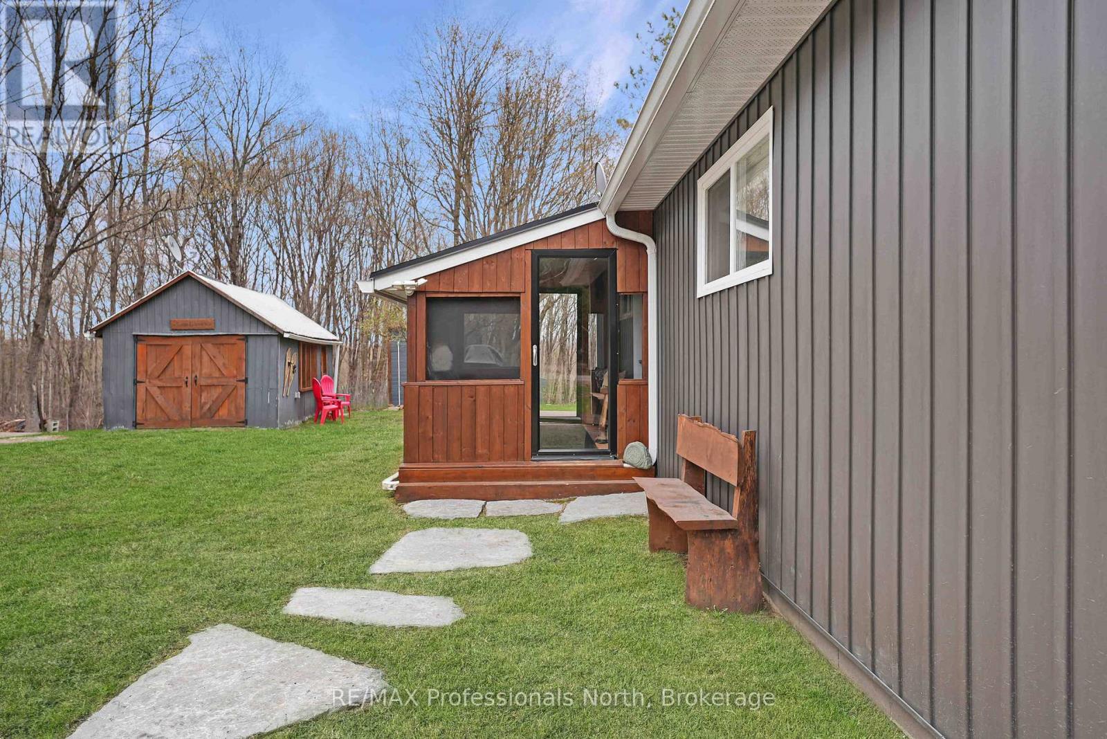 1392 OLD DONALD ROAD - 4