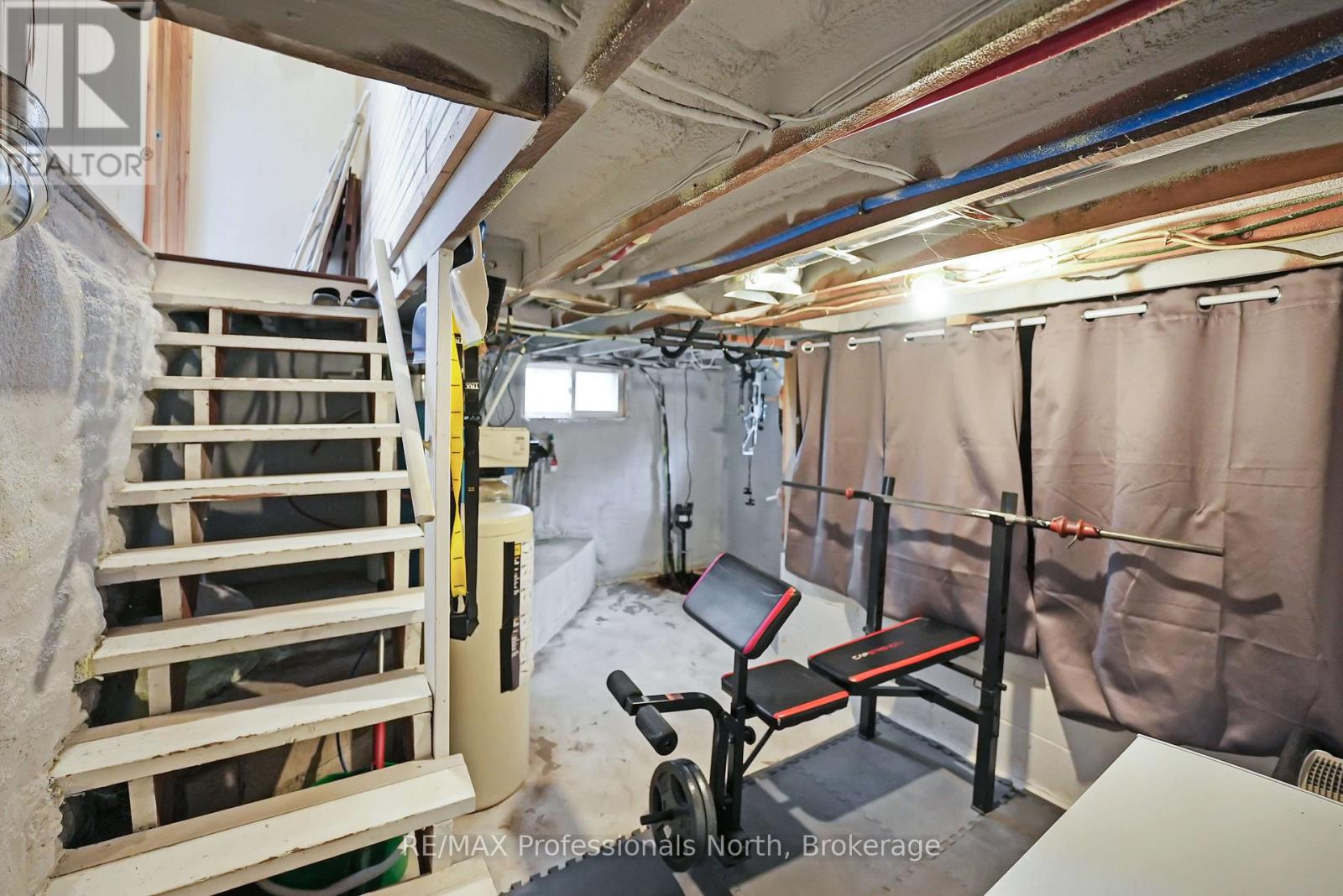 1392 OLD DONALD ROAD - 40