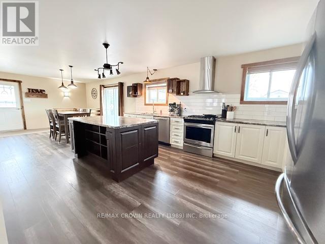 17 ERICKSON AVENUE - 21