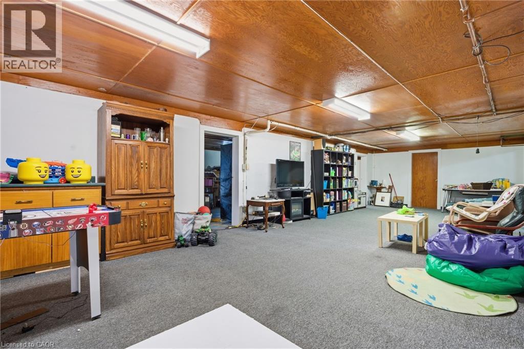 440 CHURCHILL Avenue - 31