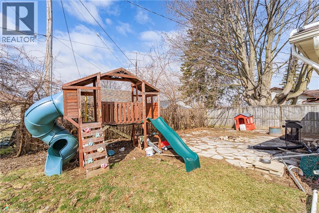 440 CHURCHILL Avenue - 37