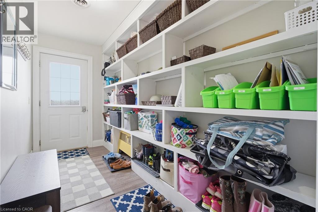 440 CHURCHILL Avenue - 25