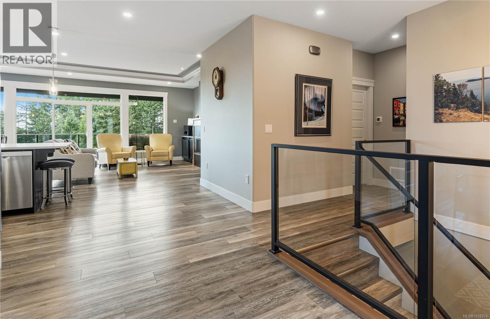 916 Hanington Rd - 5