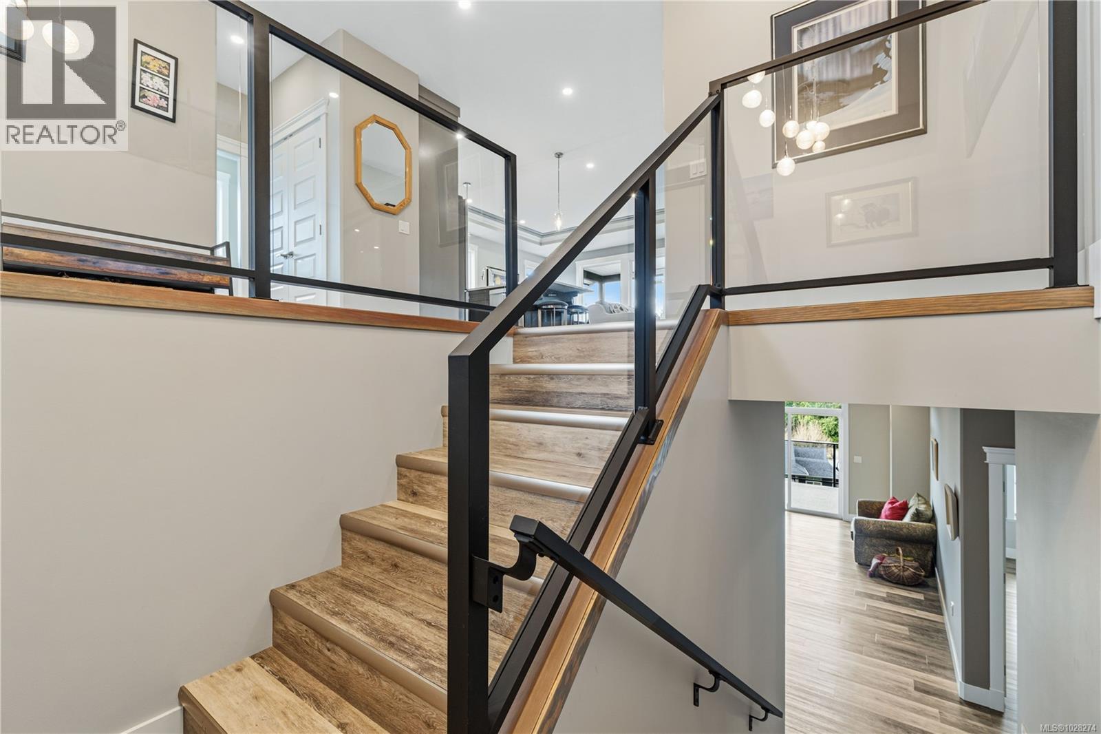 916 Hanington Rd - 43