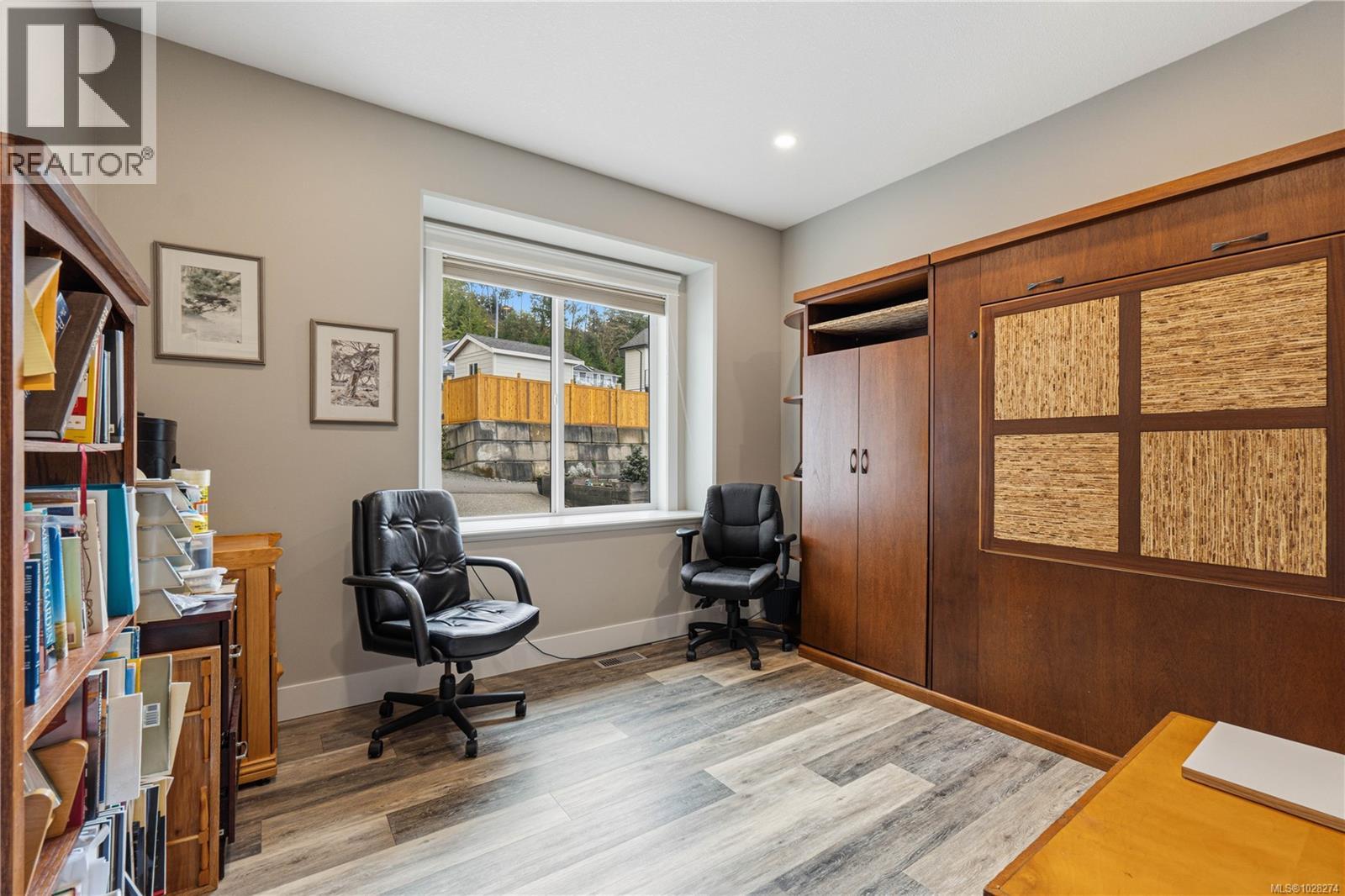 916 Hanington Rd - 29