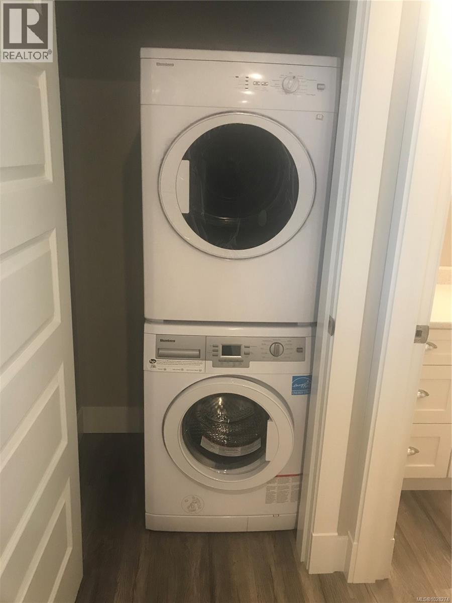 916 Hanington Rd - 77