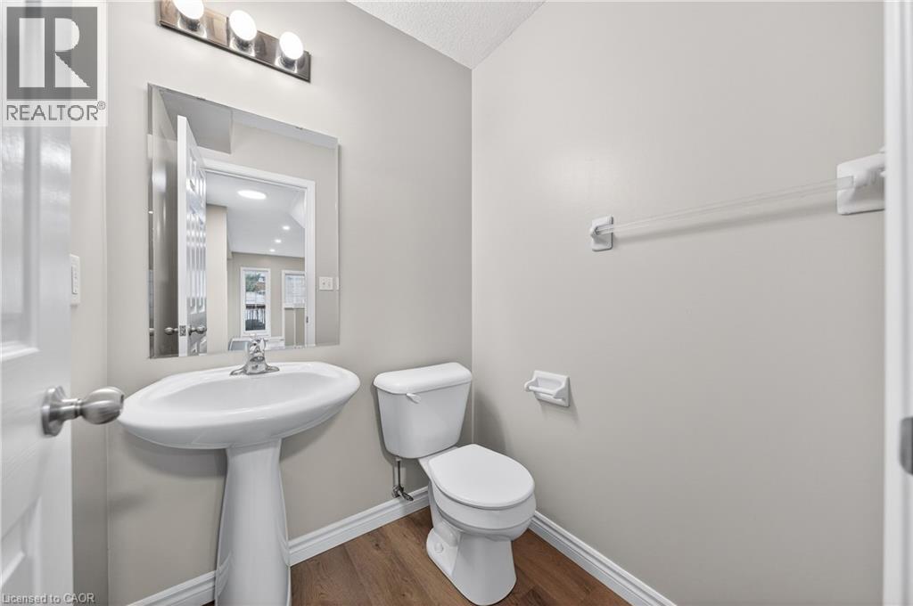 155 HIGHLAND Crescent Unit# D18, Kitchener, Ontario, N2M0A1 — Photo 26