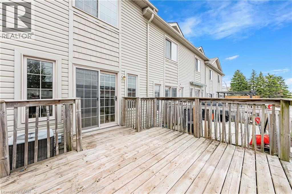 155 HIGHLAND Crescent Unit# D18, Kitchener, Ontario, N2M0A1 — Photo 19