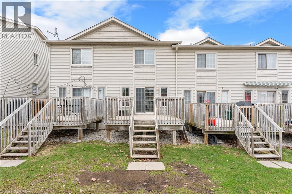 155 HIGHLAND Crescent Unit# D18, Kitchener, Ontario, N2M0A1 — Photo 7