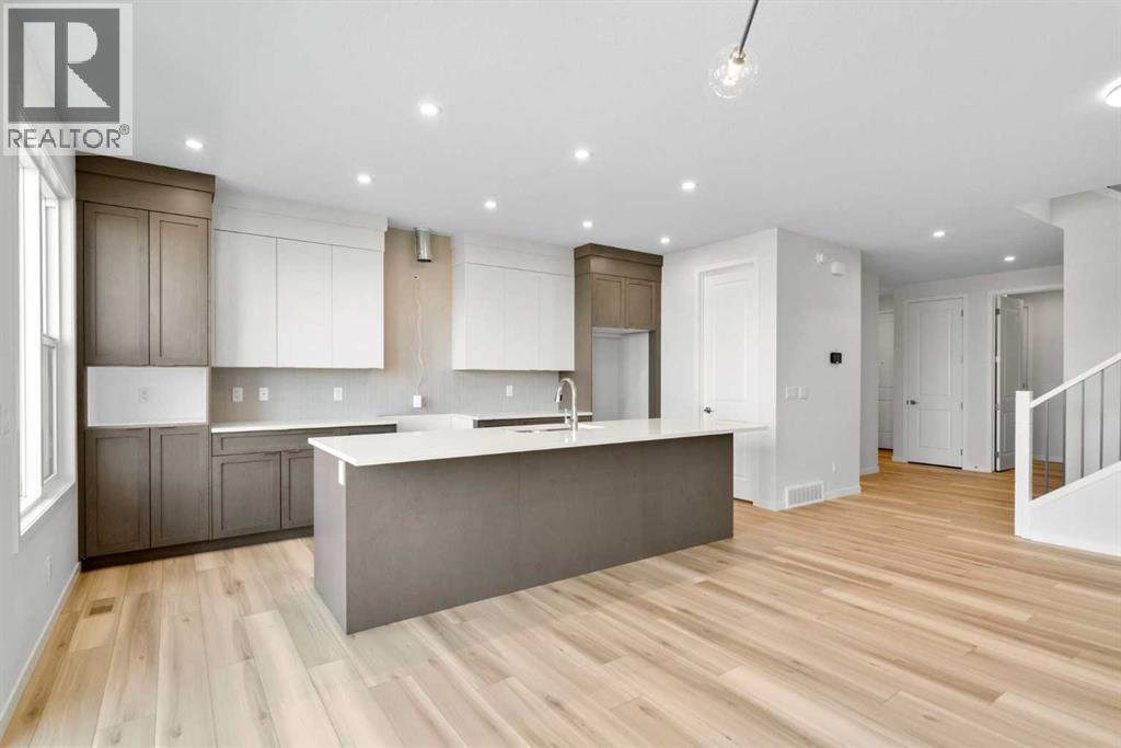675 Buffaloberry Manor SE - Image 2