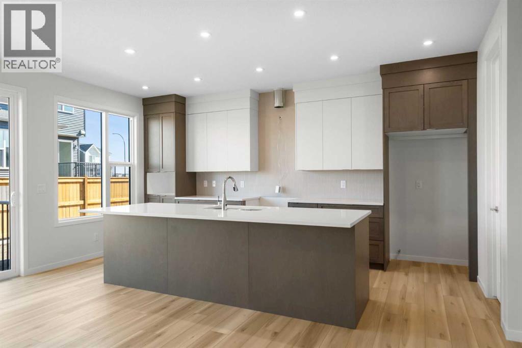 675 Buffaloberry Manor SE - Image 3