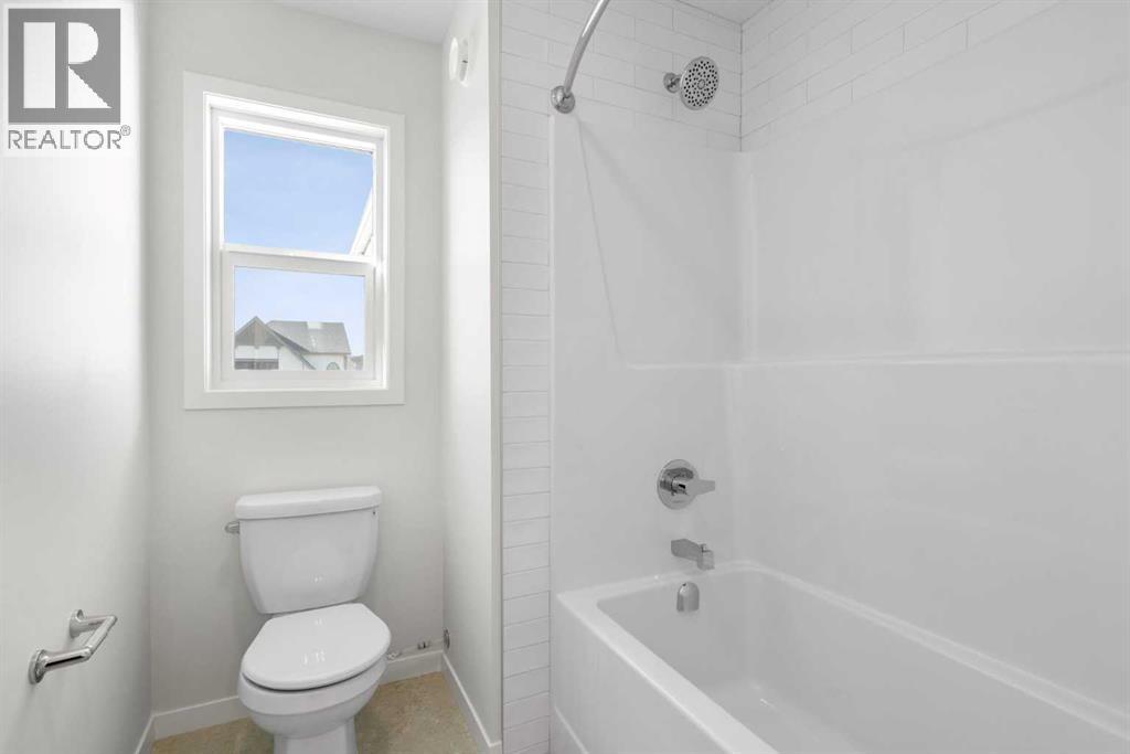 675 Buffaloberry Manor SE - 35