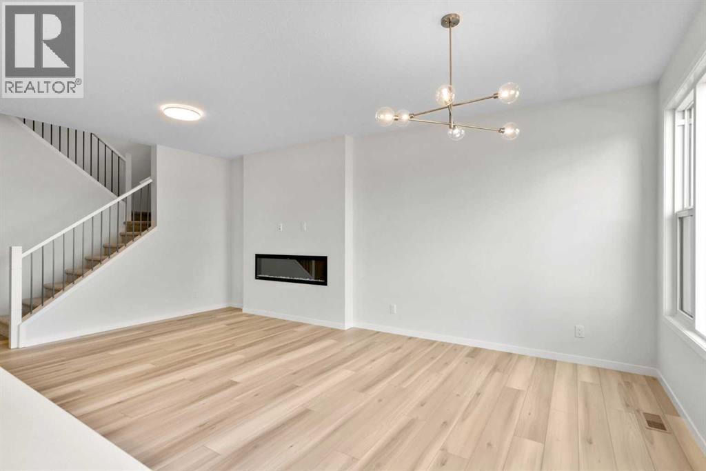 675 Buffaloberry Manor SE - 9