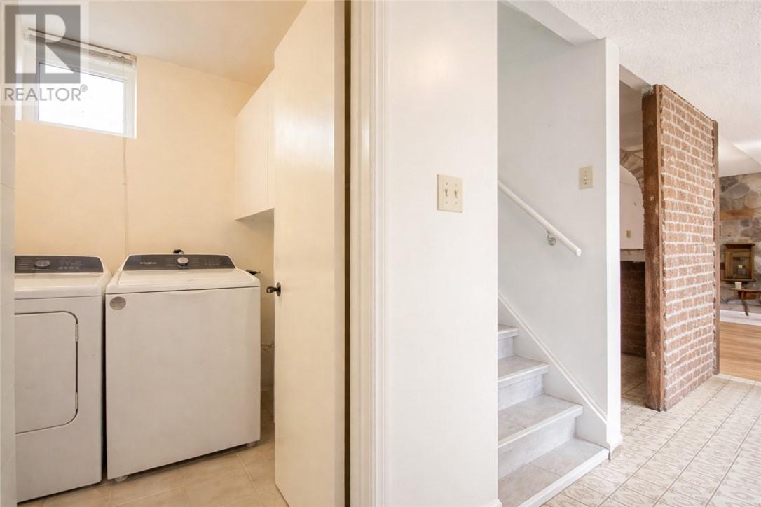 2288 Muriel Crescent - 28