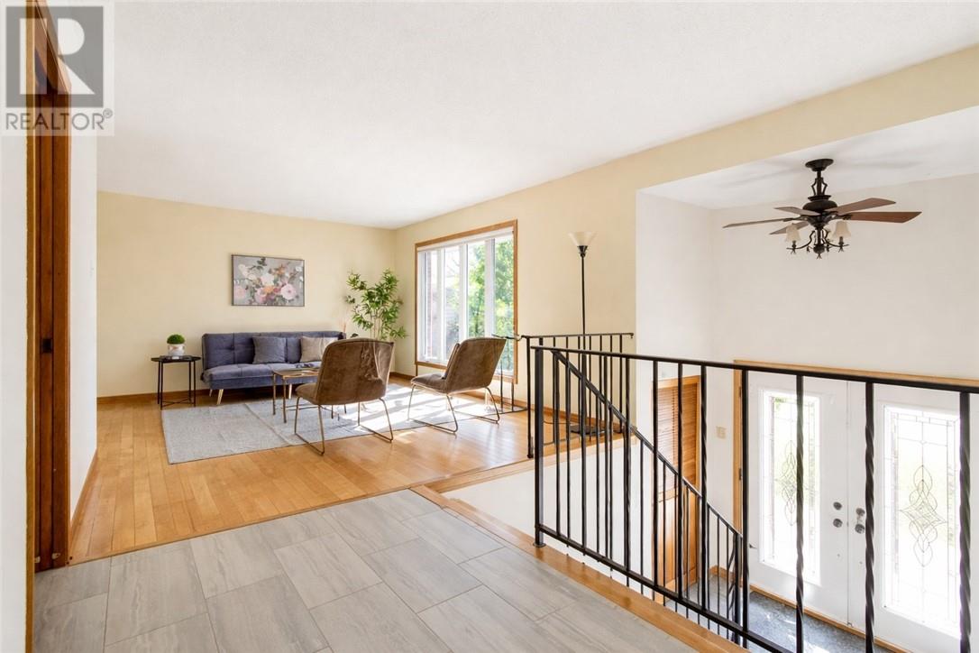 2288 Muriel Crescent - 3