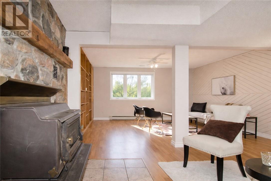2288 Muriel Crescent - 25