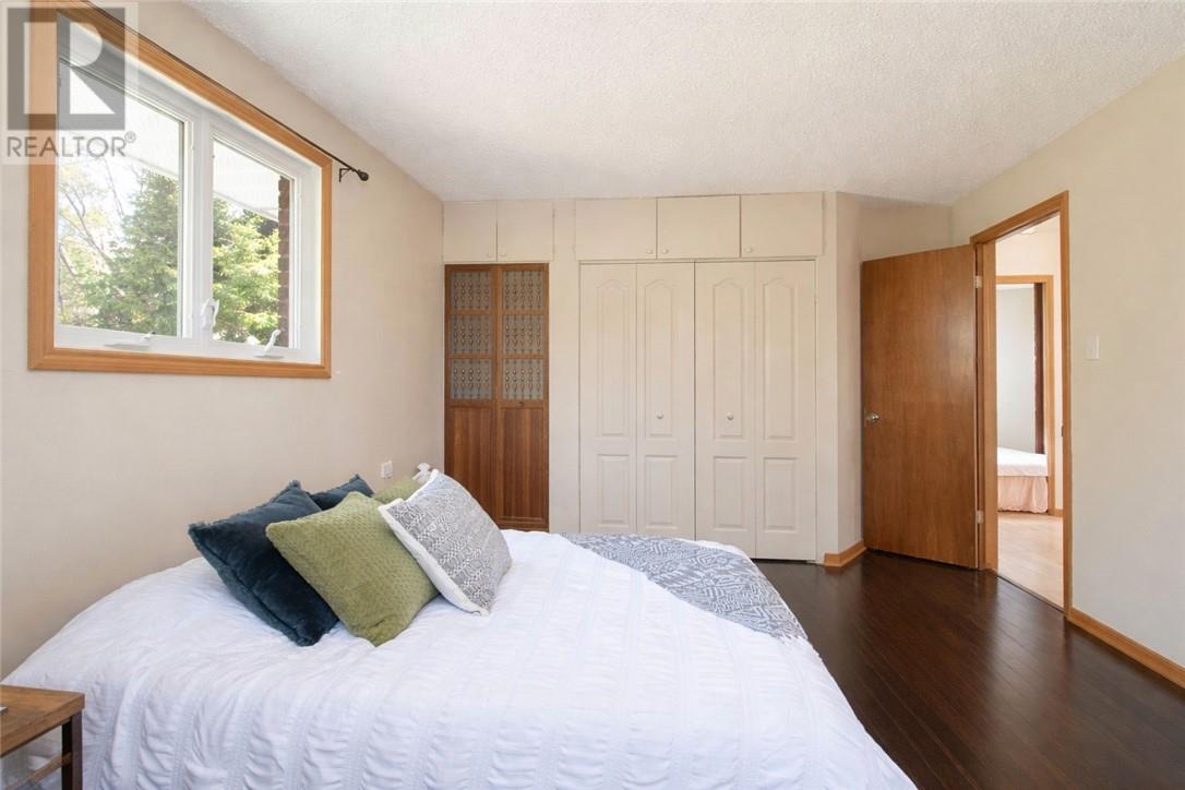 2288 Muriel Crescent - 14