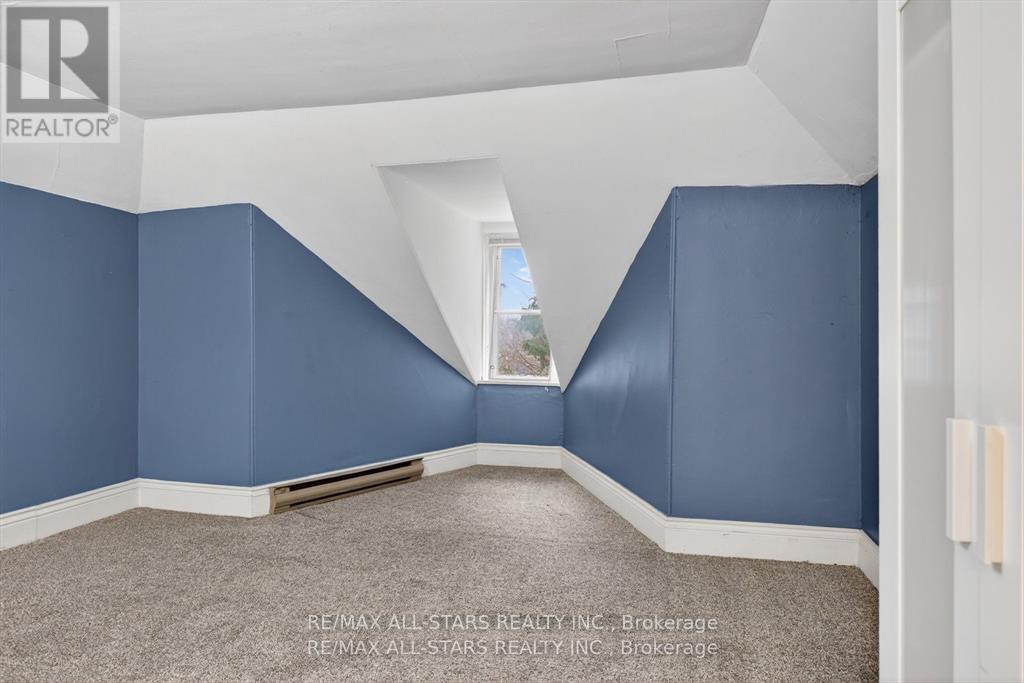 36 CAROLINE STREET - 22