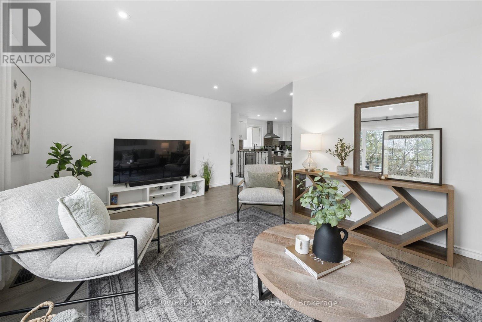 265 SUNSET BOULEVARD - 12