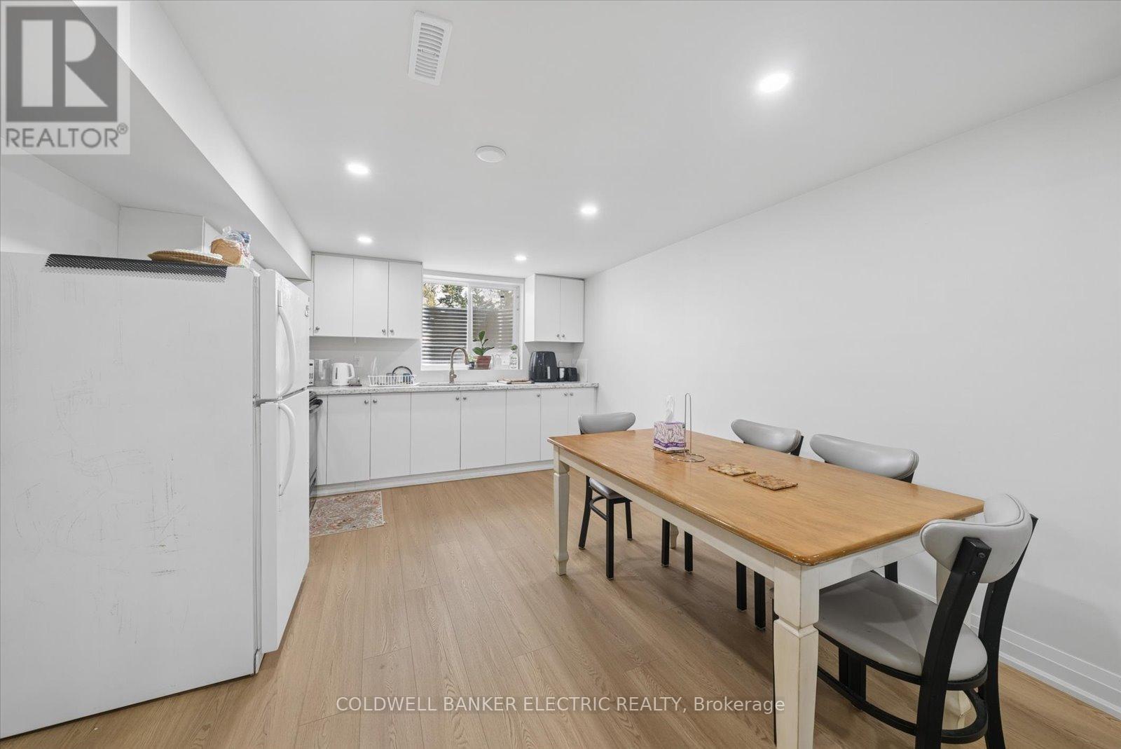 265 SUNSET BOULEVARD - 24