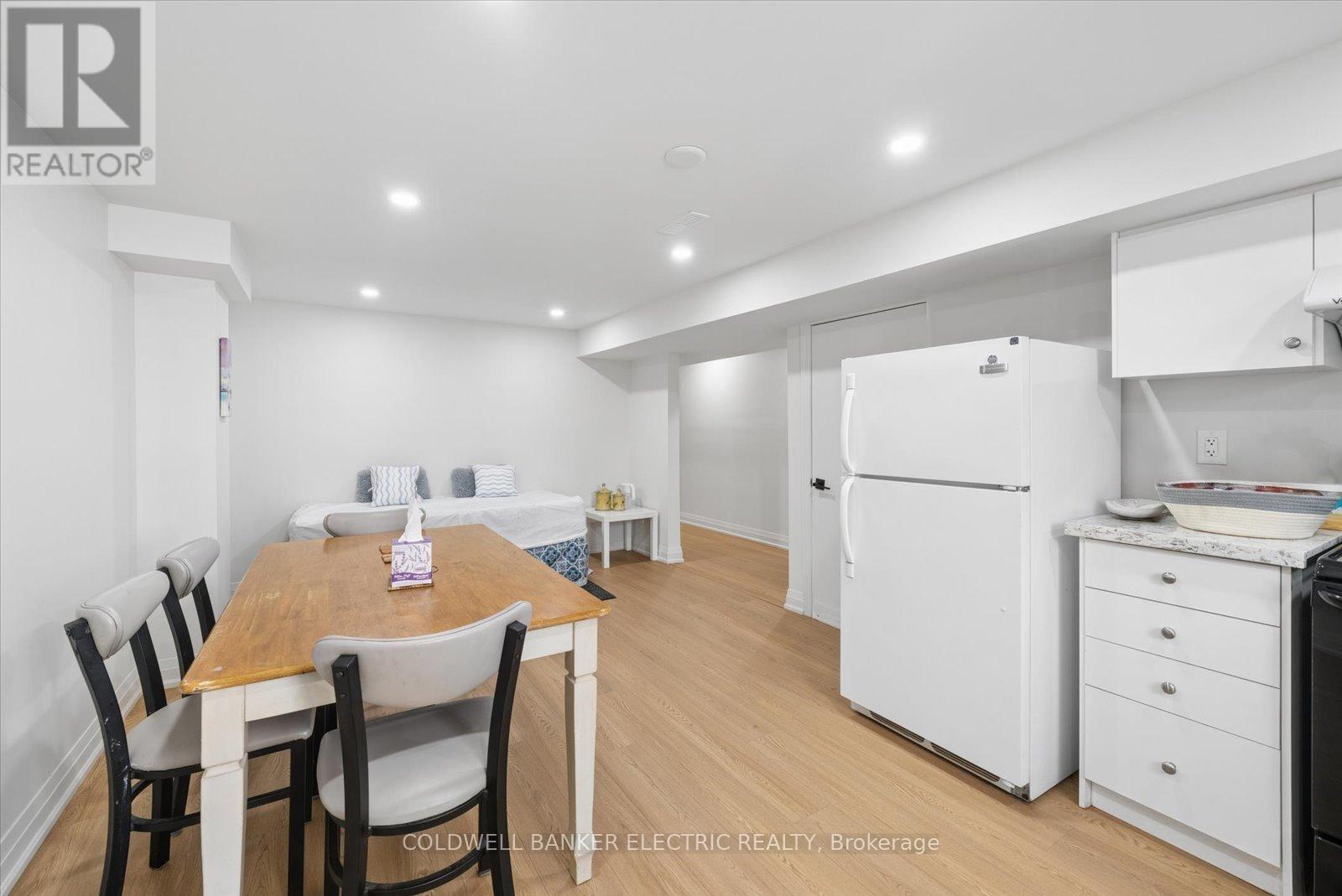 265 SUNSET BOULEVARD - 26