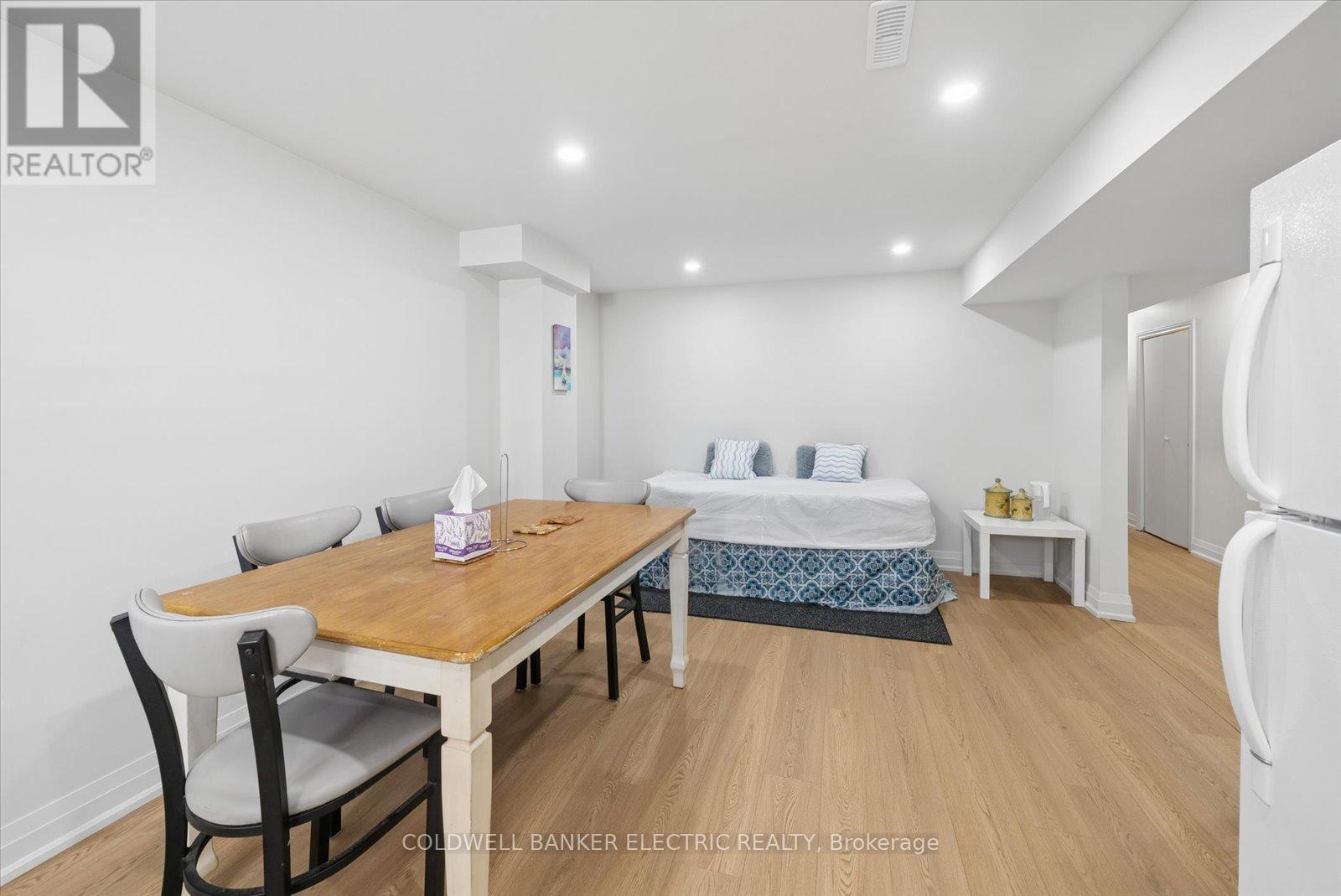 265 SUNSET BOULEVARD - 27