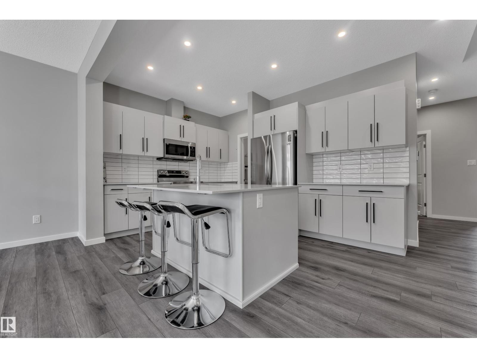 319 36 AV NW, Edmonton