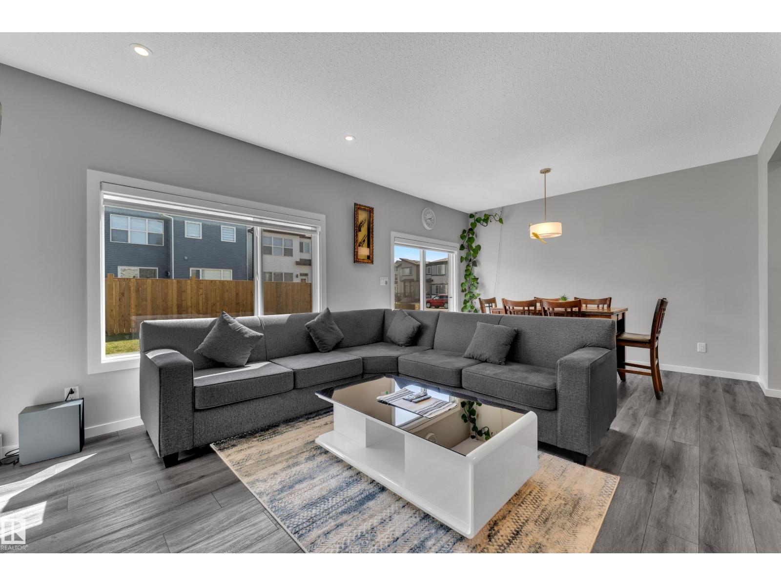 319 36 AV NW - 17