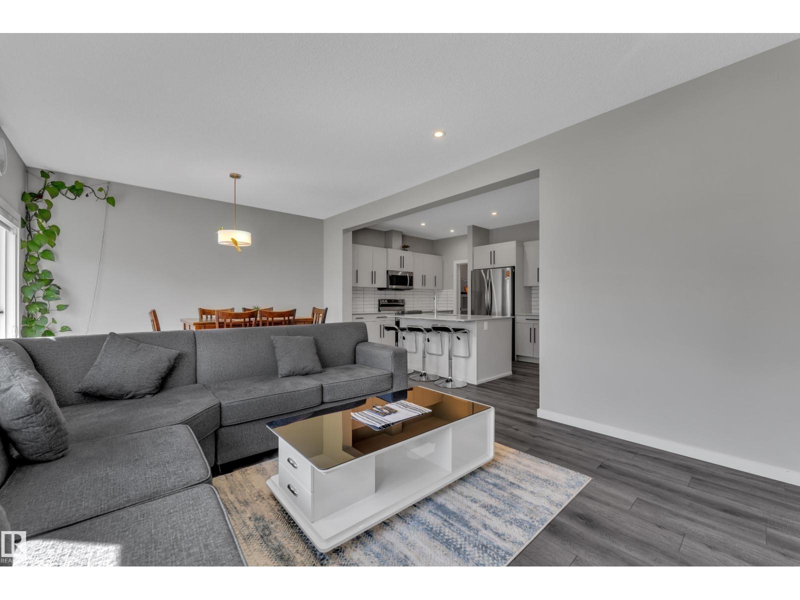 319 36 AV NW, Edmonton