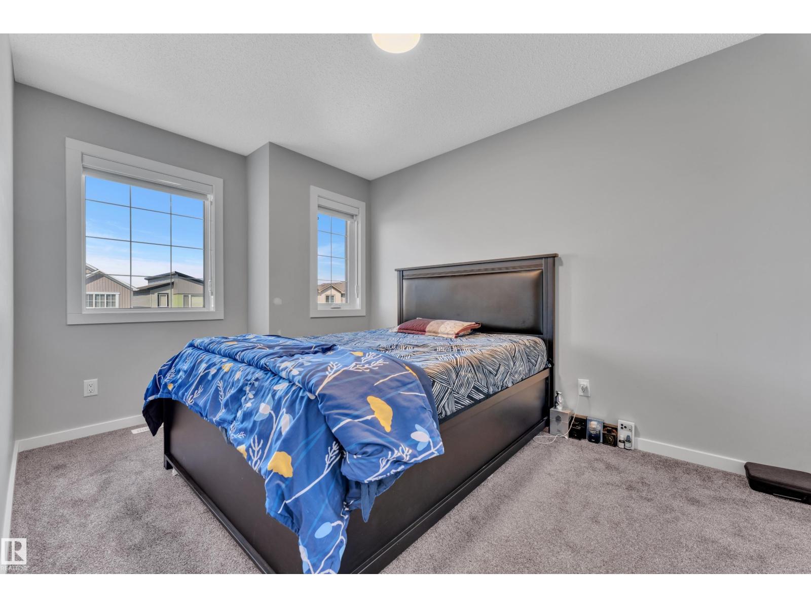 319 36 AV NW, Edmonton