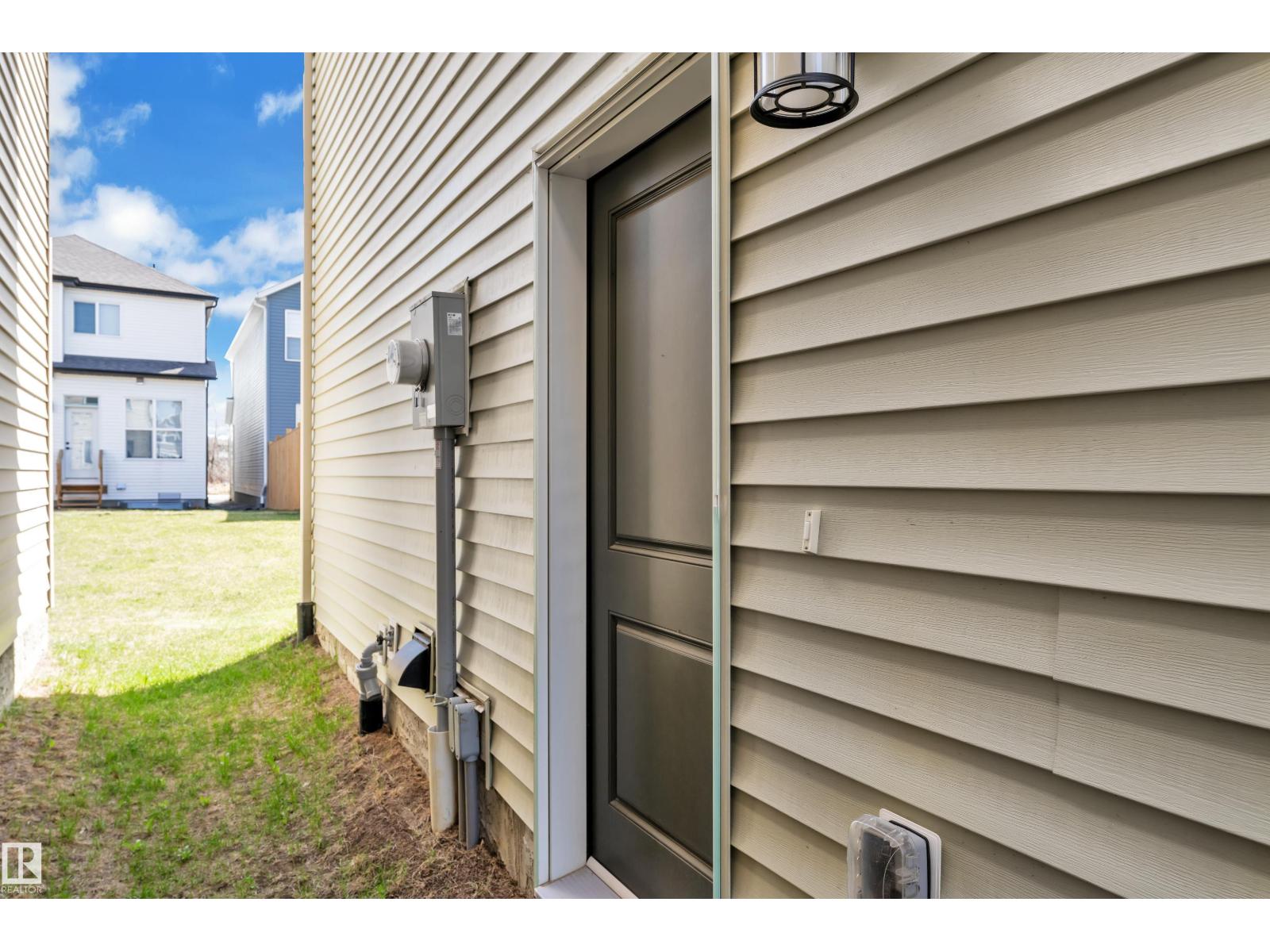 319 36 AV NW, Edmonton