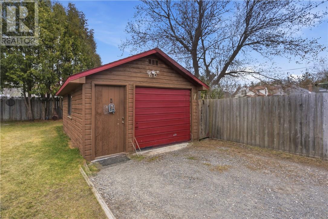 408 Arnley, Sudbury, Ontario, P3C1E7 — Photo 2