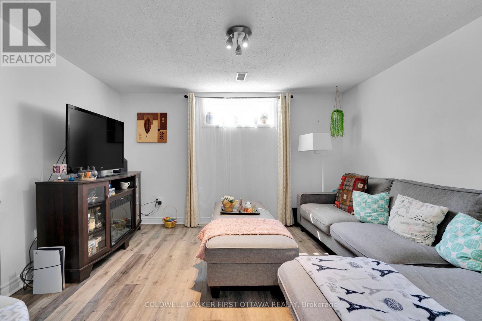 876 BALSAM DRIVE - 26
