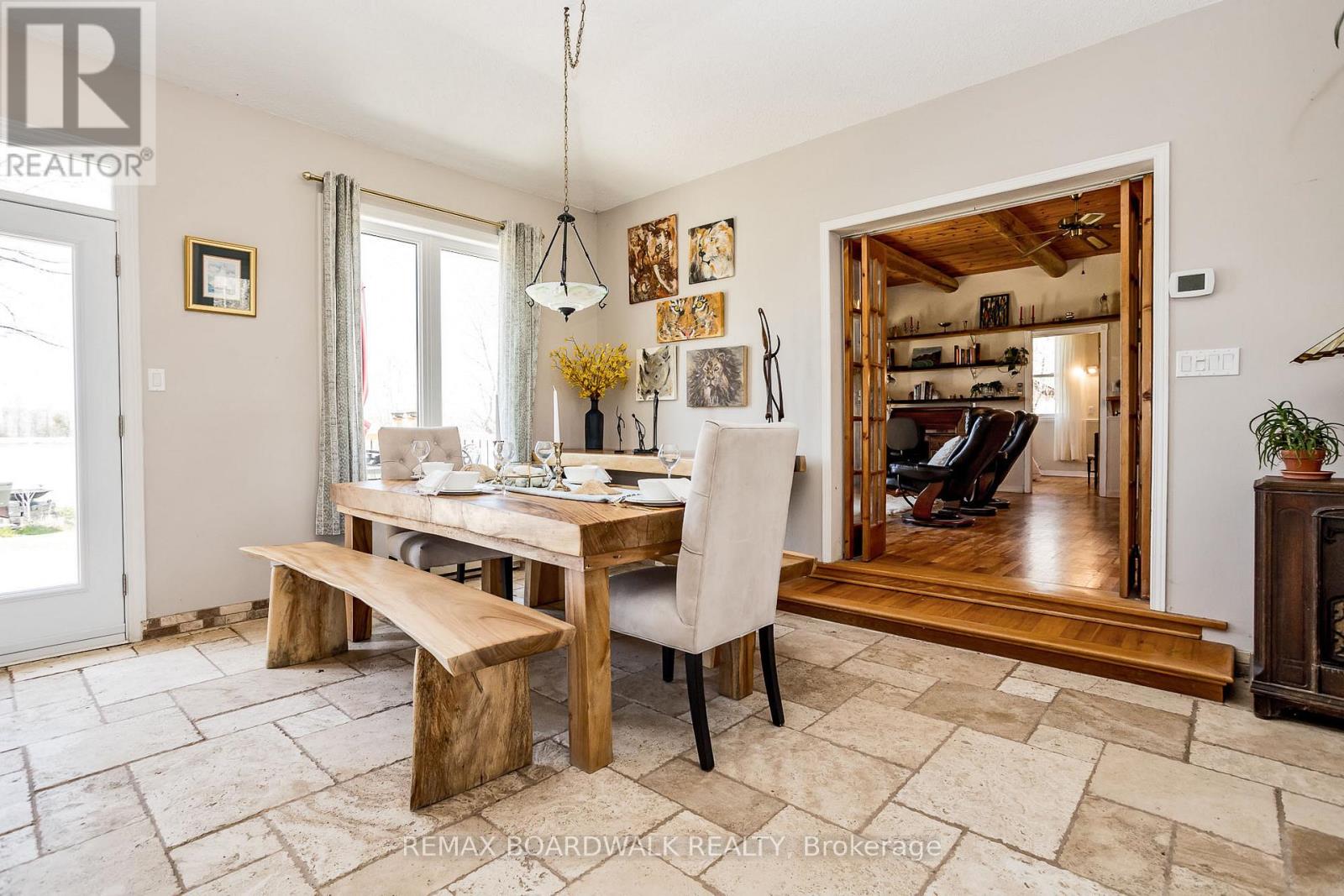 875 CORKTOWN ROAD - 13