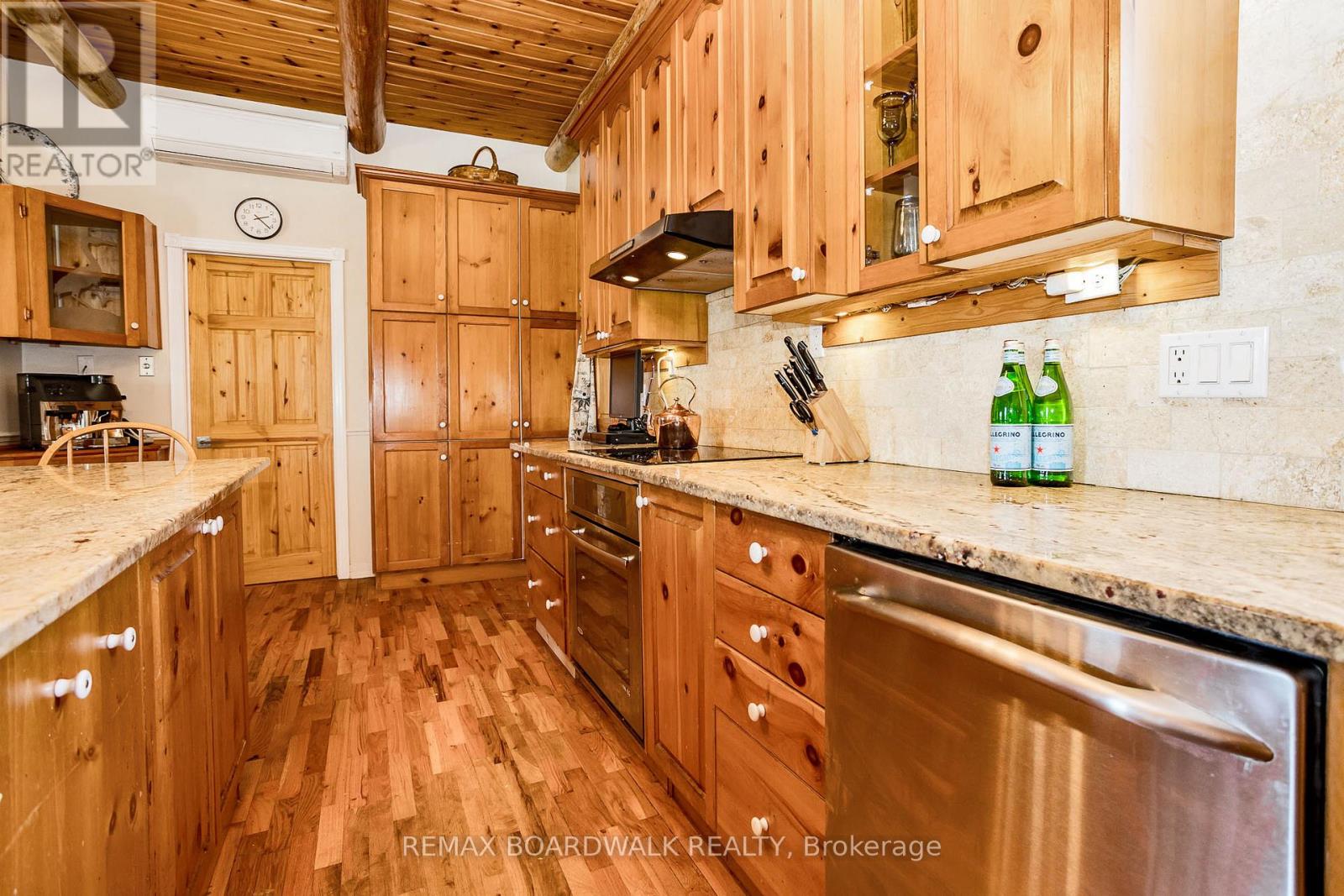 875 CORKTOWN ROAD - 17