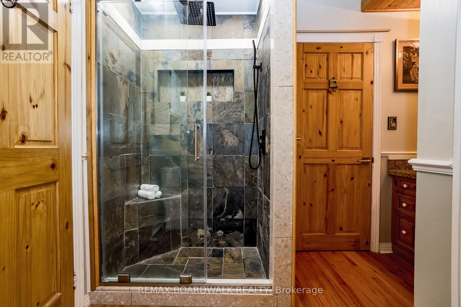 875 CORKTOWN ROAD - 25